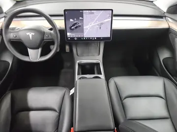 Model 3 RWD Navi Pano Leder RFK