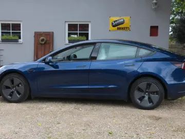 Model 3 SR  - Innen weiß!! Nur 799 € im Auto-ABO