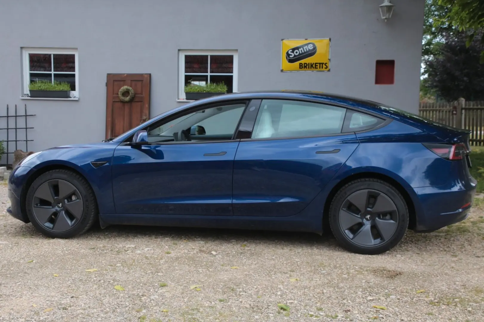 Model 3 SR  - Innen weiß!! Nur 799 € im Auto-ABO