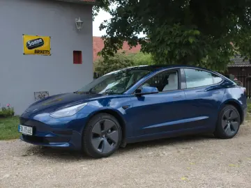 Model 3 SR  - Innen weiß!! Nur 799 € im Auto-ABO