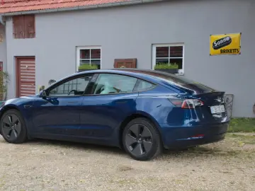 Model 3 SR  - Innen weiß!! Nur 799 € im Auto-ABO