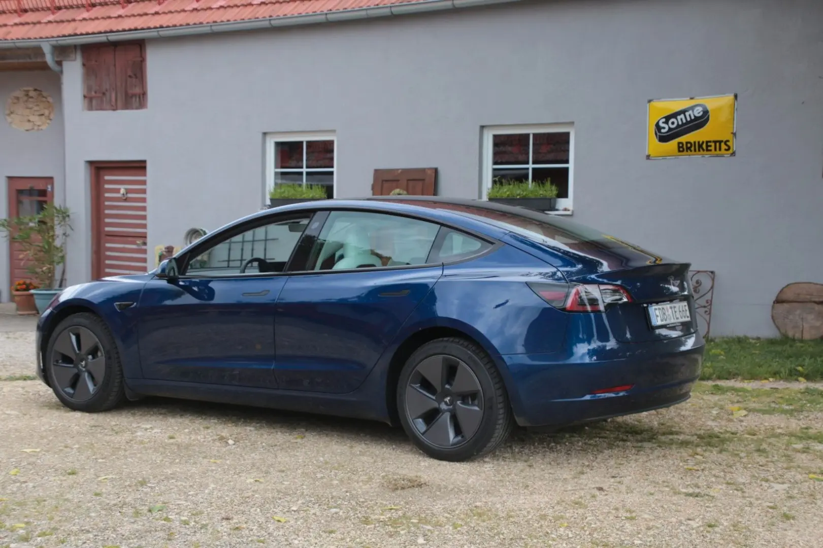 Model 3 SR  - Innen weiß!! Nur 799 € im Auto-ABO