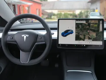 Model 3 SR  - Innen weiß!! Nur 799 € im Auto-ABO