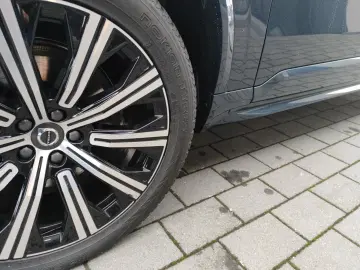 VOLVO XC90 T8 AWD Plug-In-Hybrid Ultra Dark M 360