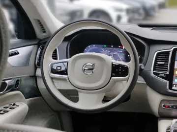 VOLVO XC90 T8 AWD Plug-In-Hybrid Ultra Dark M 360