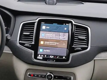 VOLVO XC90 T8 AWD Plug-In-Hybrid Ultra Dark M 360