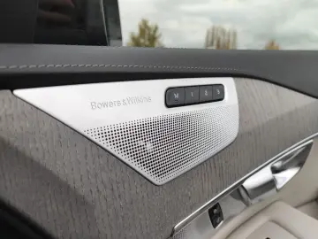 VOLVO XC90 T8 AWD Plug-In-Hybrid Ultra Dark M 360