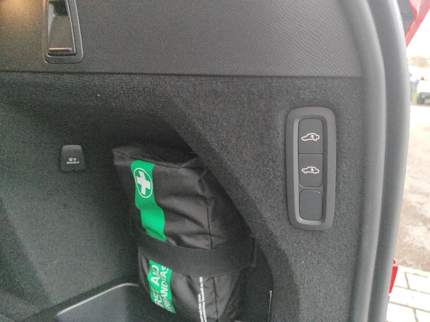 VOLVO XC90 T8 AWD Plug-In-Hybrid Ultra Dark M 360