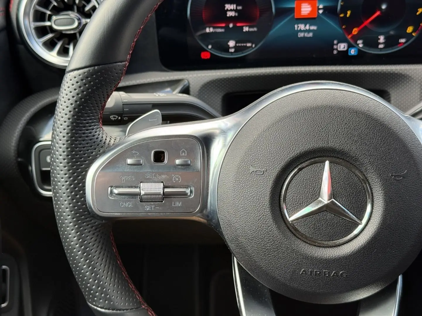 CLA 180 AMG Line Sportpaket Navi Digital Cockpit