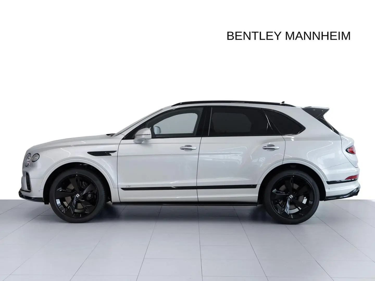 Bentayga V8 TOURING   NAIM   AHK   STANDHEIZUNG