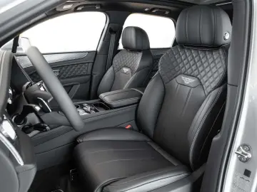 Bentayga V8 TOURING   NAIM   AHK   STANDHEIZUNG