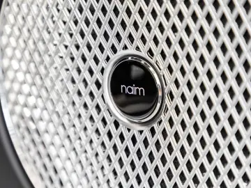 Bentayga V8 TOURING   NAIM   AHK   STANDHEIZUNG