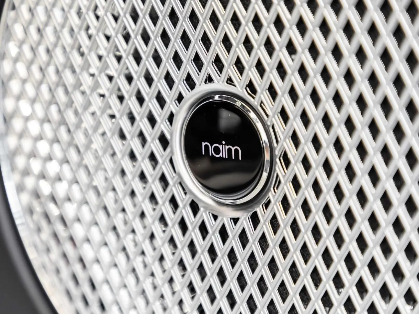 Bentayga V8 TOURING   NAIM   AHK   STANDHEIZUNG