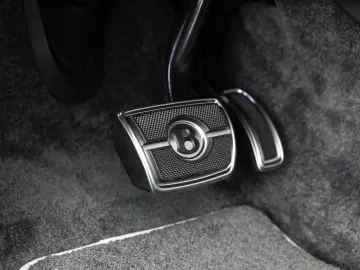 Bentayga V8 TOURING   NAIM   AHK   STANDHEIZUNG