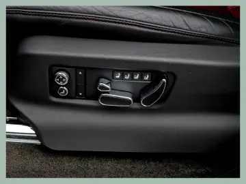 Bentayga V8 First Edition    BENTLEY DÜSSELDORF