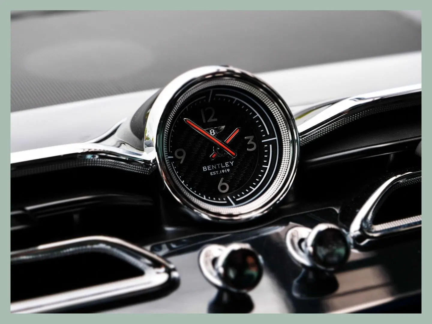 Bentayga V8 First Edition    BENTLEY DÜSSELDORF