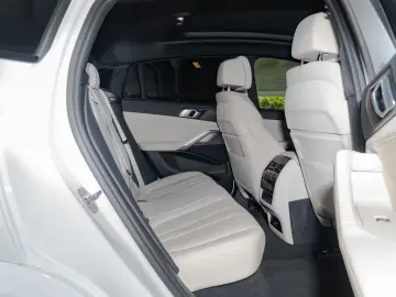 BMW X6 xDrive 30d M-Sport PANO AHK HUD 360  LASER