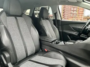 Peugeot 3008  Efectuat conversie  distribuție garantie rate