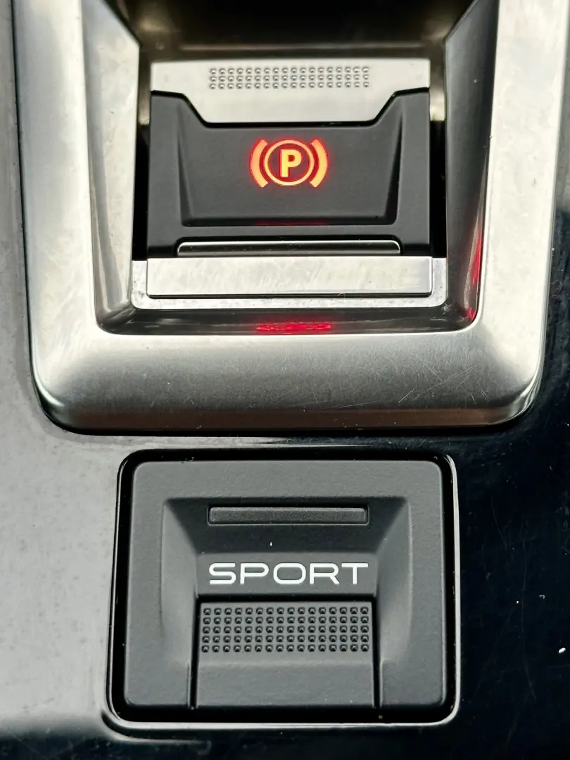 Peugeot 3008  Efectuat conversie  distribuție garantie rate