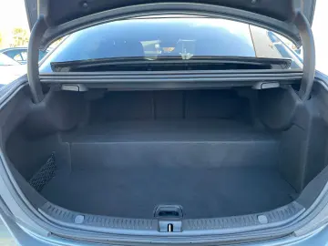 MERCEDES BENZ E 300de Lim AMG LINE