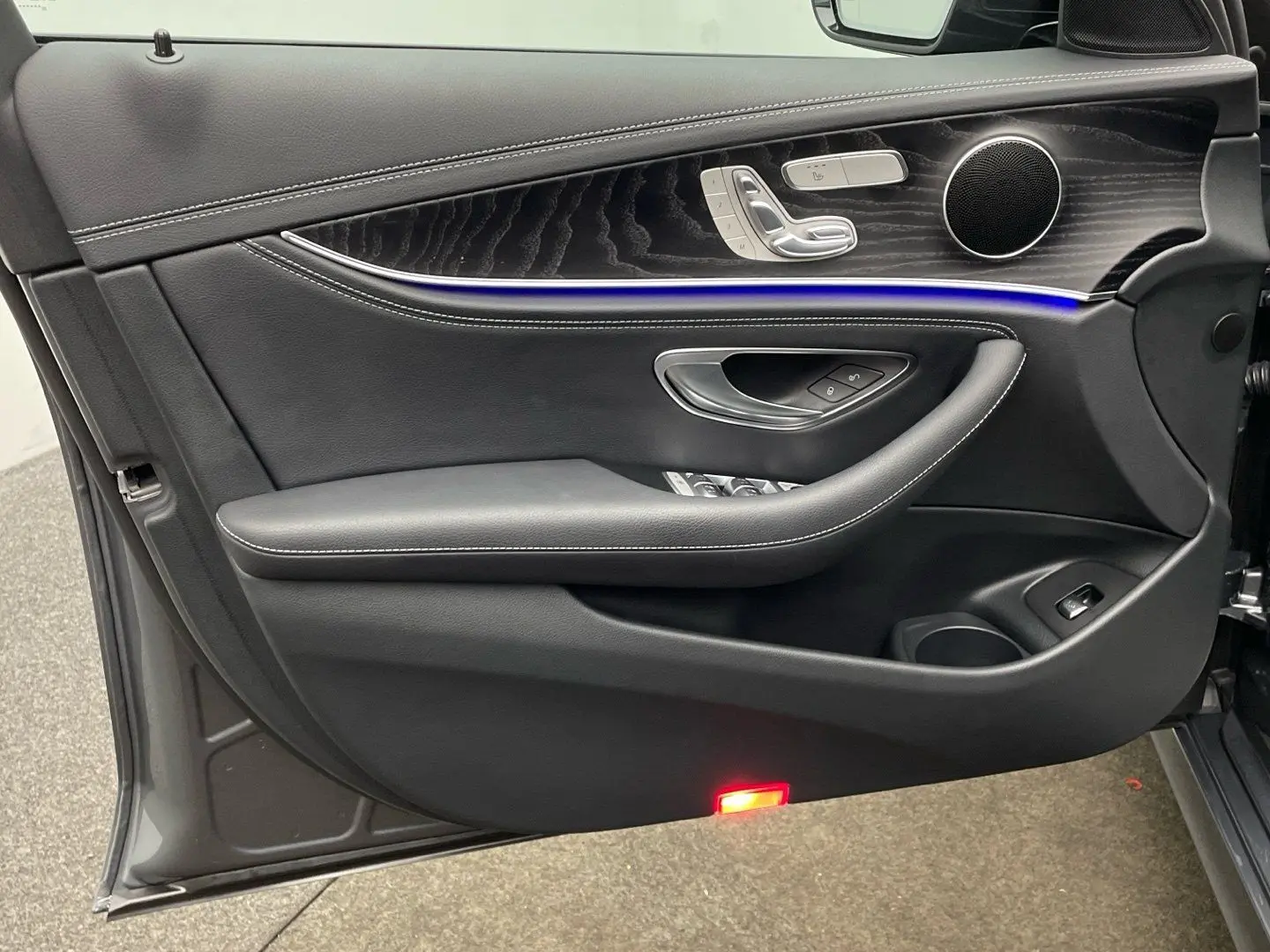 Mercedes Benz E 300 de AMG line