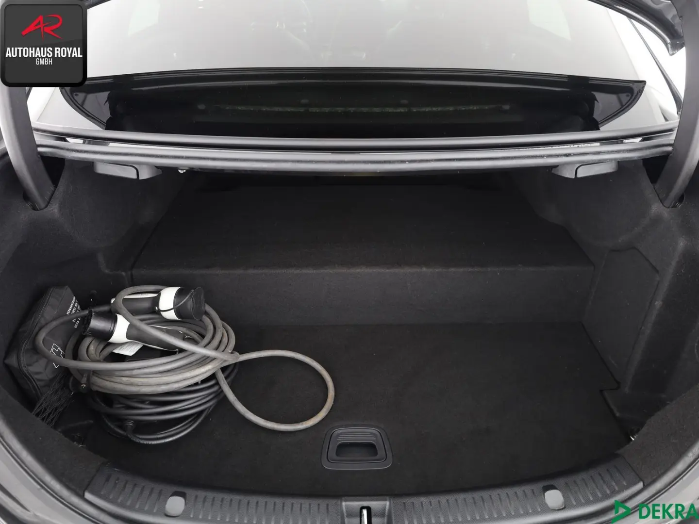 MERCEDES BENZ E 300 de 4M AMG