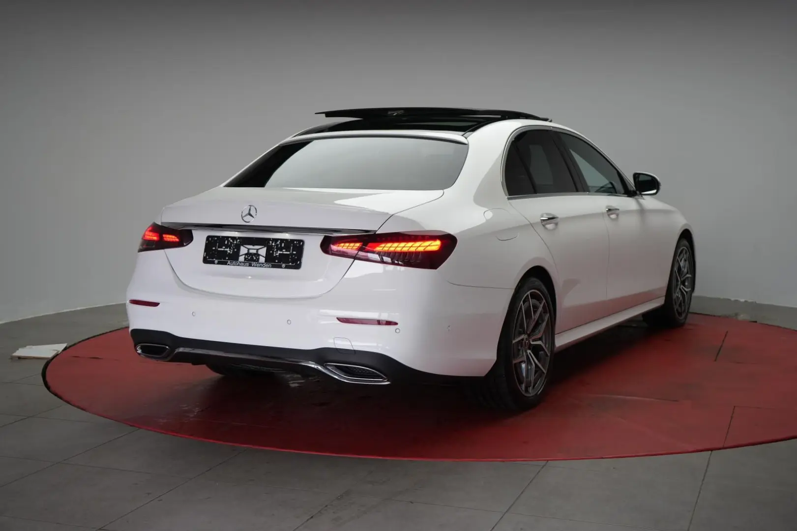 MERCEDES BENZ E 300 d  9G-Tronic AMG LINE