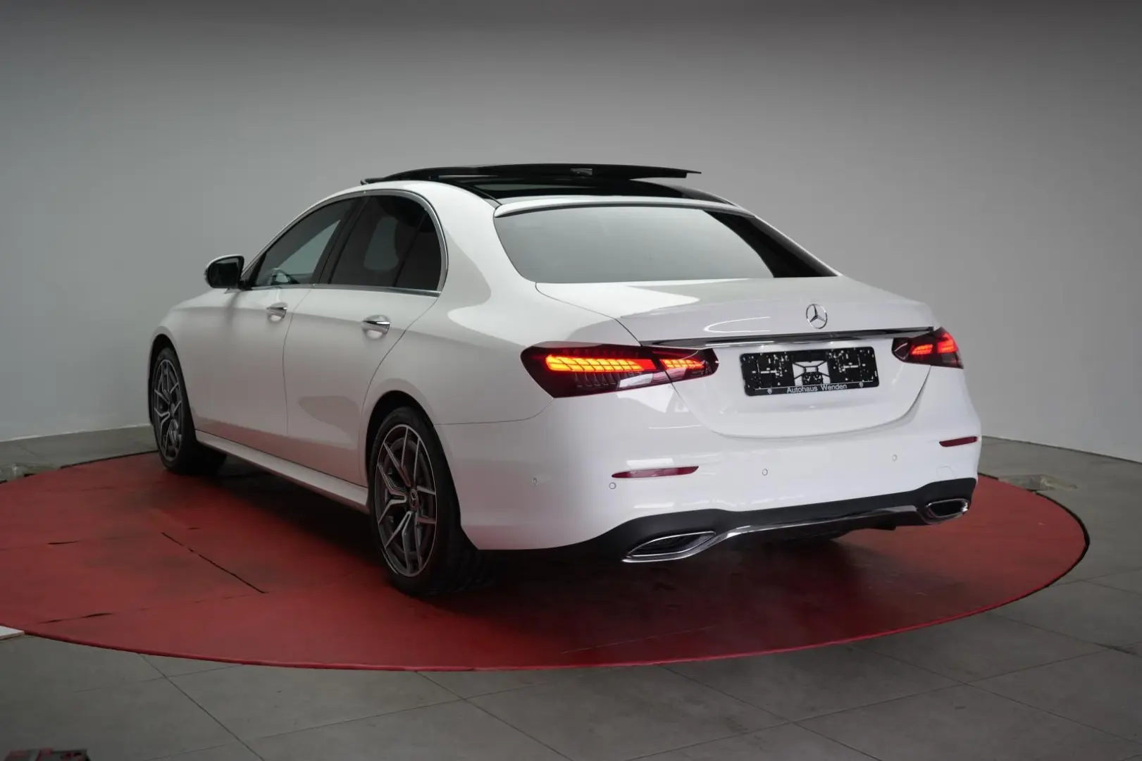 MERCEDES BENZ E 300 d  9G-Tronic AMG LINE