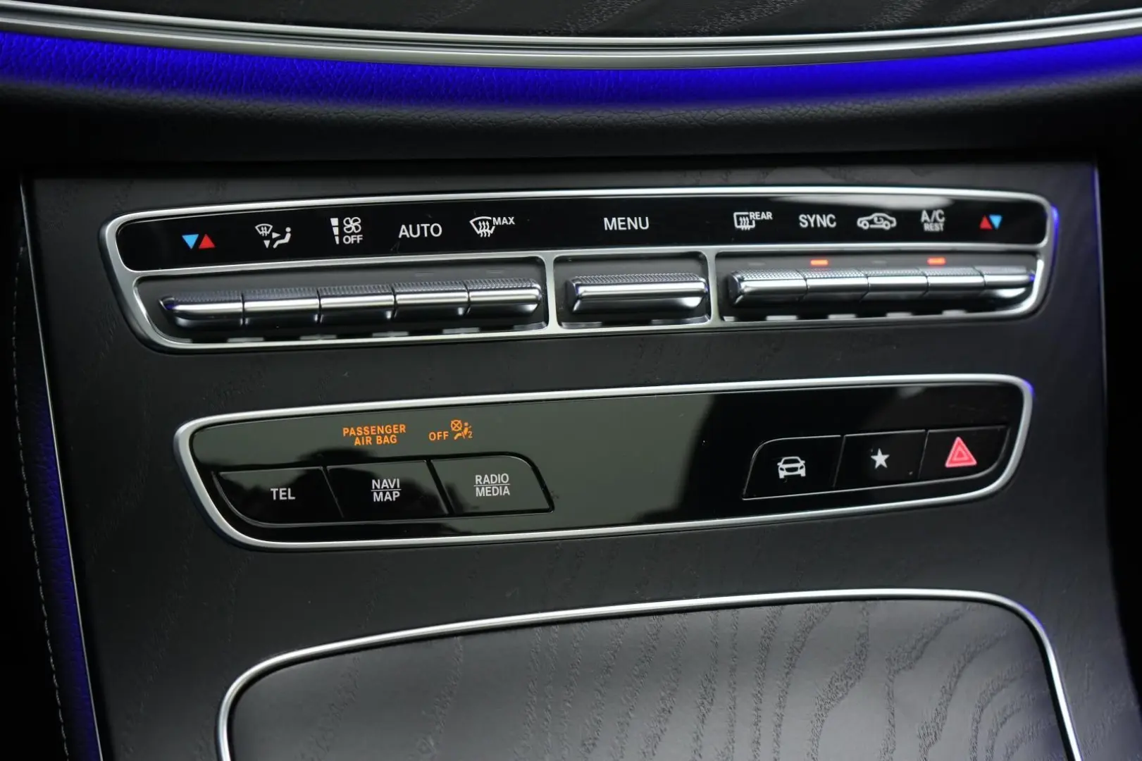 MERCEDES BENZ E 300 d  9G-Tronic AMG LINE