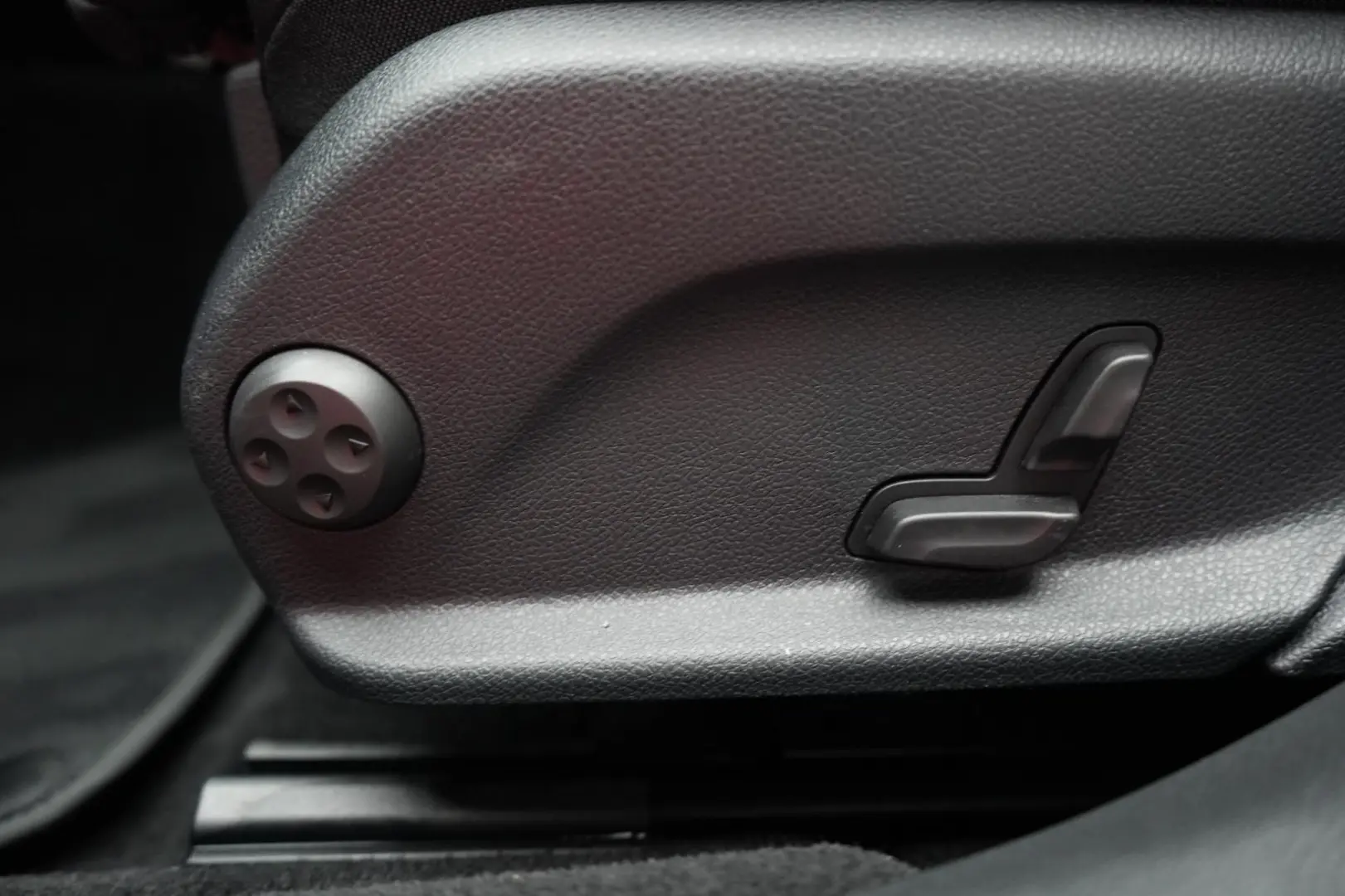 MERCEDES BENZ E 300 d  9G-Tronic AMG LINE