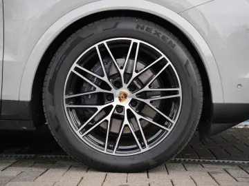 Porsche E-Hybrid Coupé