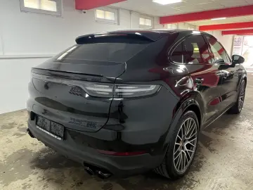 Porsche Cayenne Coupe E-Hybrid Platinum Edition