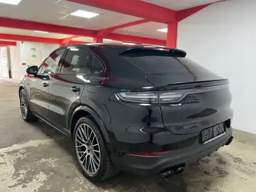 Porsche Cayenne Coupe E-Hybrid Platinum Edition