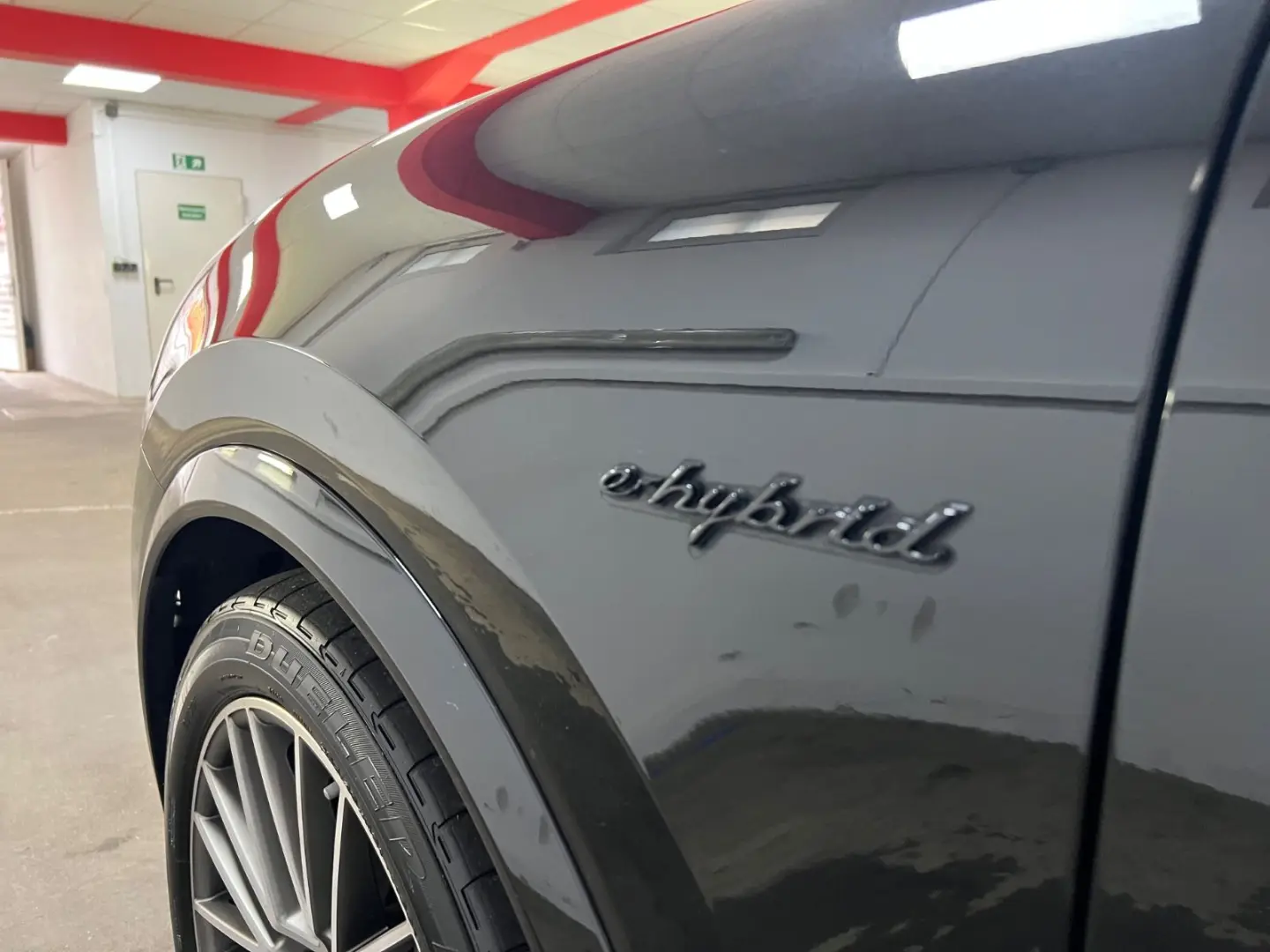 Porsche Cayenne Coupe E-Hybrid Platinum Edition