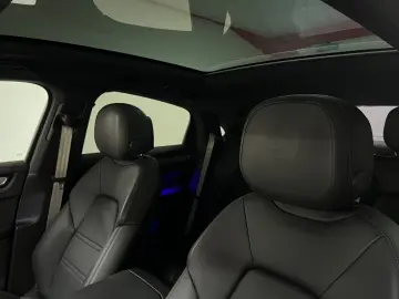 Porsche Cayenne Coupe E-Hybrid Platinum Edition