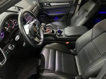 Porsche Cayenne Coupe E-Hybrid Platinum Edition