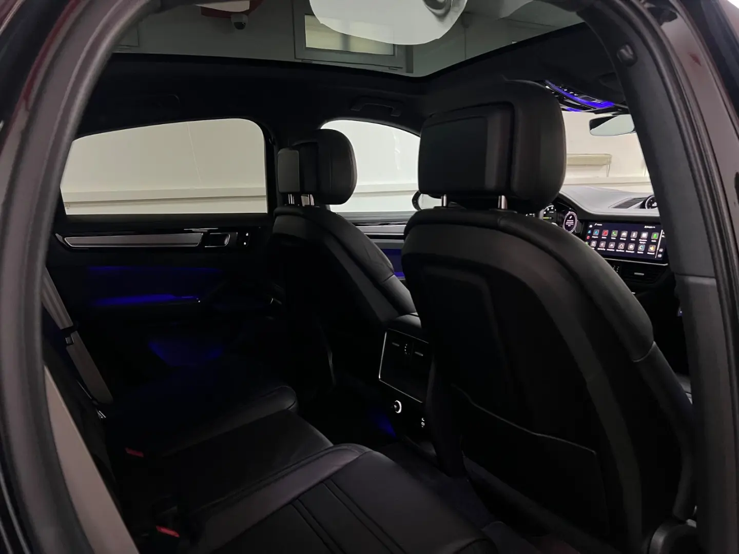 Porsche Cayenne Coupe E-Hybrid Platinum Edition