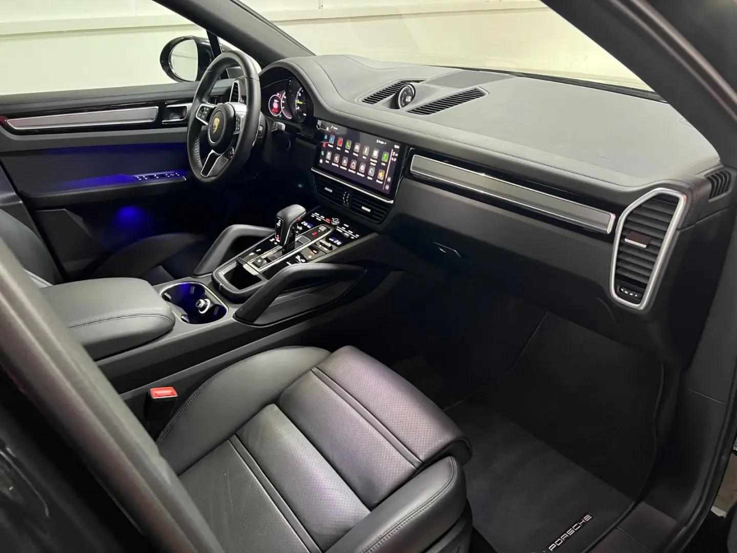 Porsche Cayenne Coupe E-Hybrid Platinum Edition