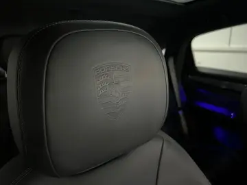Porsche Cayenne Coupe E-Hybrid Platinum Edition