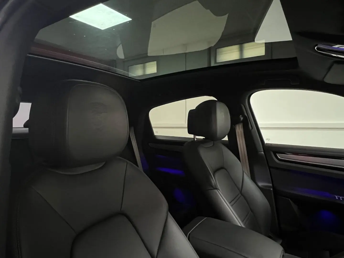 Porsche Cayenne Coupe E-Hybrid Platinum Edition