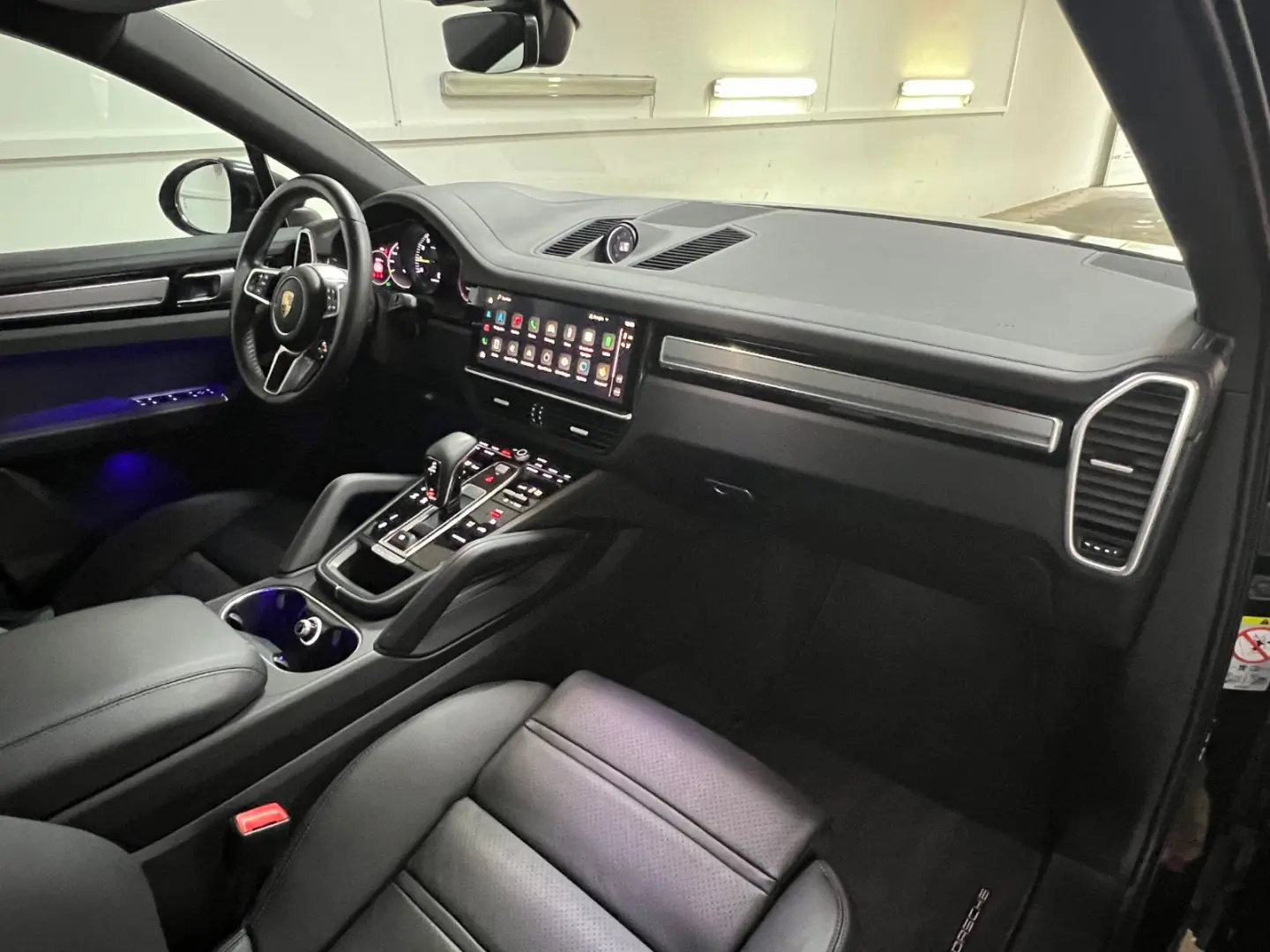 Porsche Cayenne Coupe E-Hybrid Platinum Edition