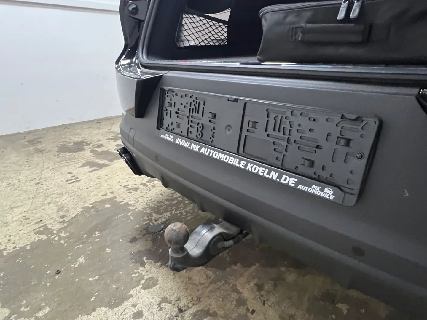 Porsche Cayenne Coupe E-Hybrid Platinum Edition