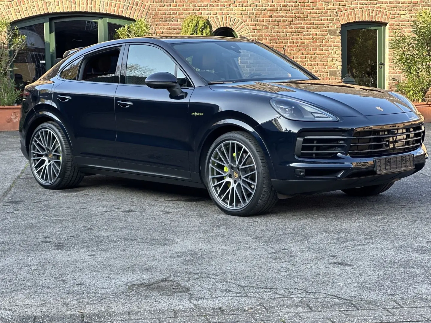 Porsche Cayenne E-Hybrid Coupe Platinum Edition