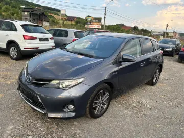 Toyota Auris 1.8 Hybrid Rate si Garantie