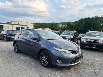 Toyota Auris 1.8 Hybrid Rate si Garantie