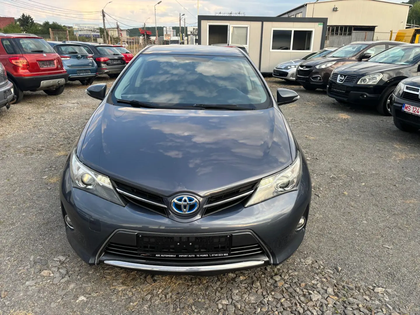 Toyota Auris 1.8 Hybrid Rate si Garantie