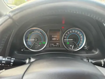 Toyota Auris 1.8 Hybrid Rate si Garantie