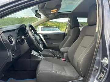 Toyota Auris 1.8 Hybrid Rate si Garantie