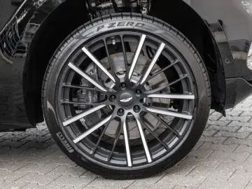 ASTON MARTIN DBX Jet Black Onyx Black