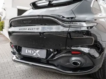 ASTON MARTIN DBX Jet Black Onyx Black